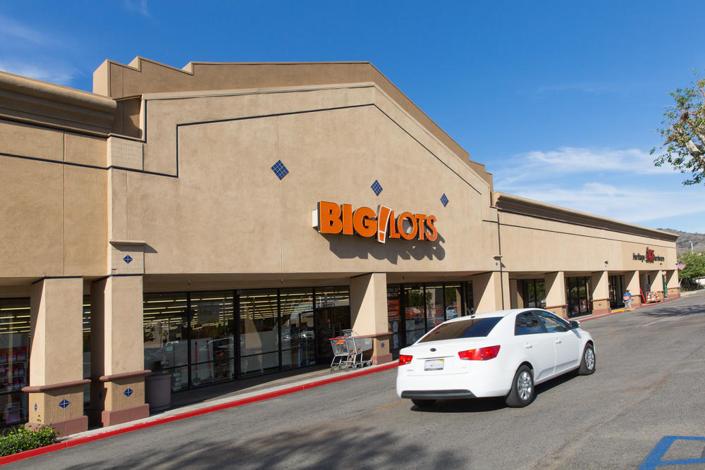 Big Lots at Santa Paula Center Shopping Center