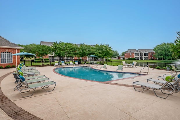 Images Champion Lake Apartment Homes