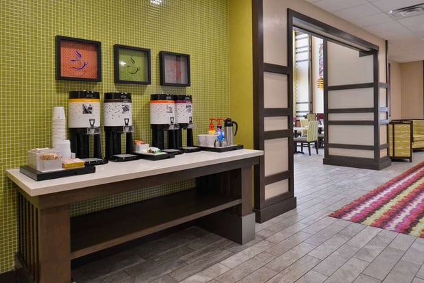 Images Hampton Inn & Suites Dallas Market Center