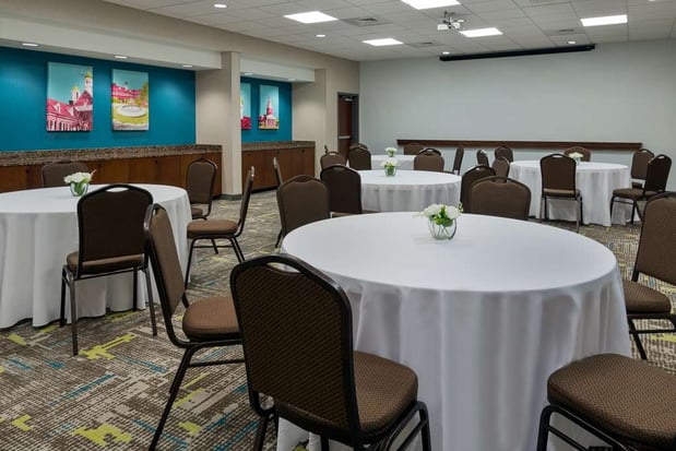 Images Hampton Inn and Suites-Winston-Salem/University Area NC