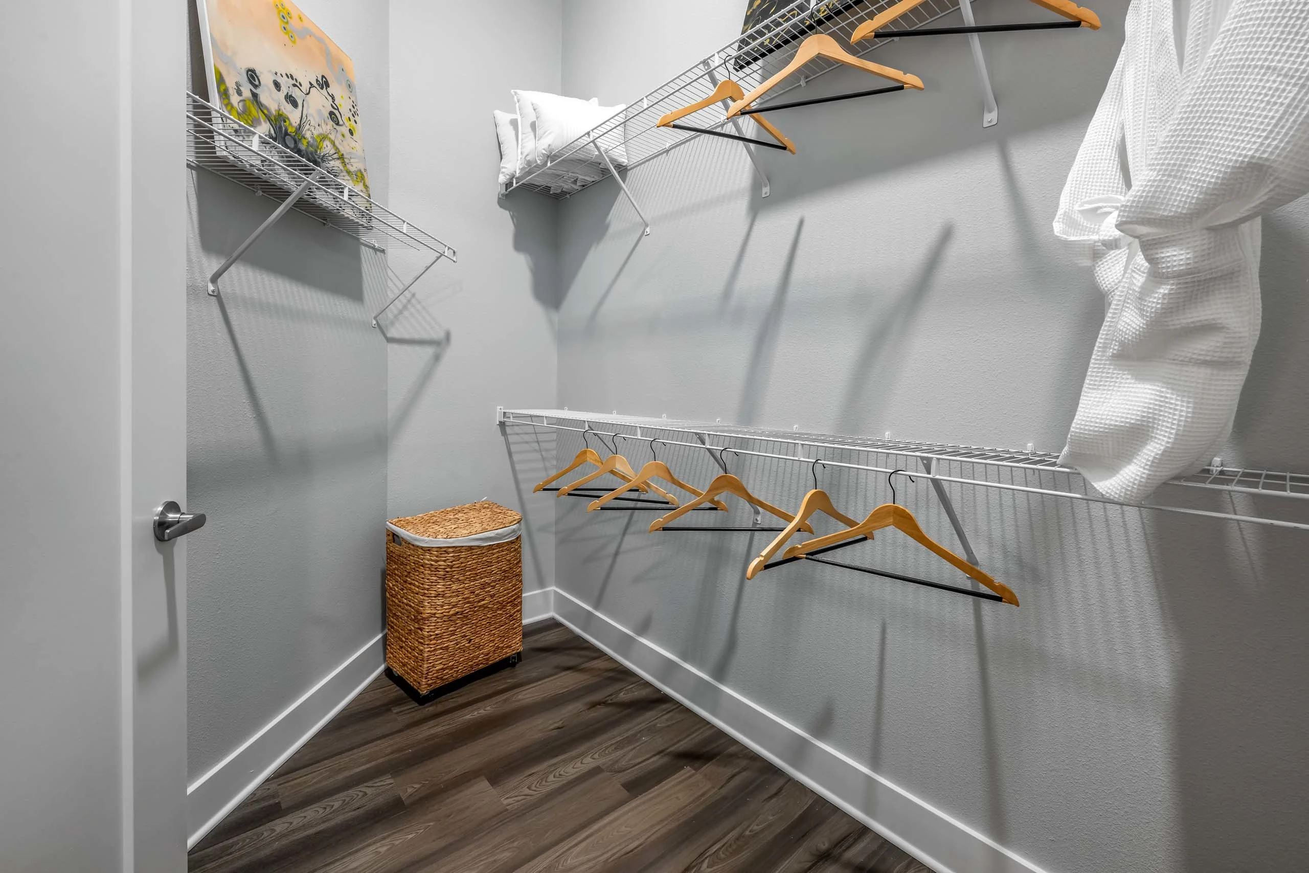 Walk In Closet 