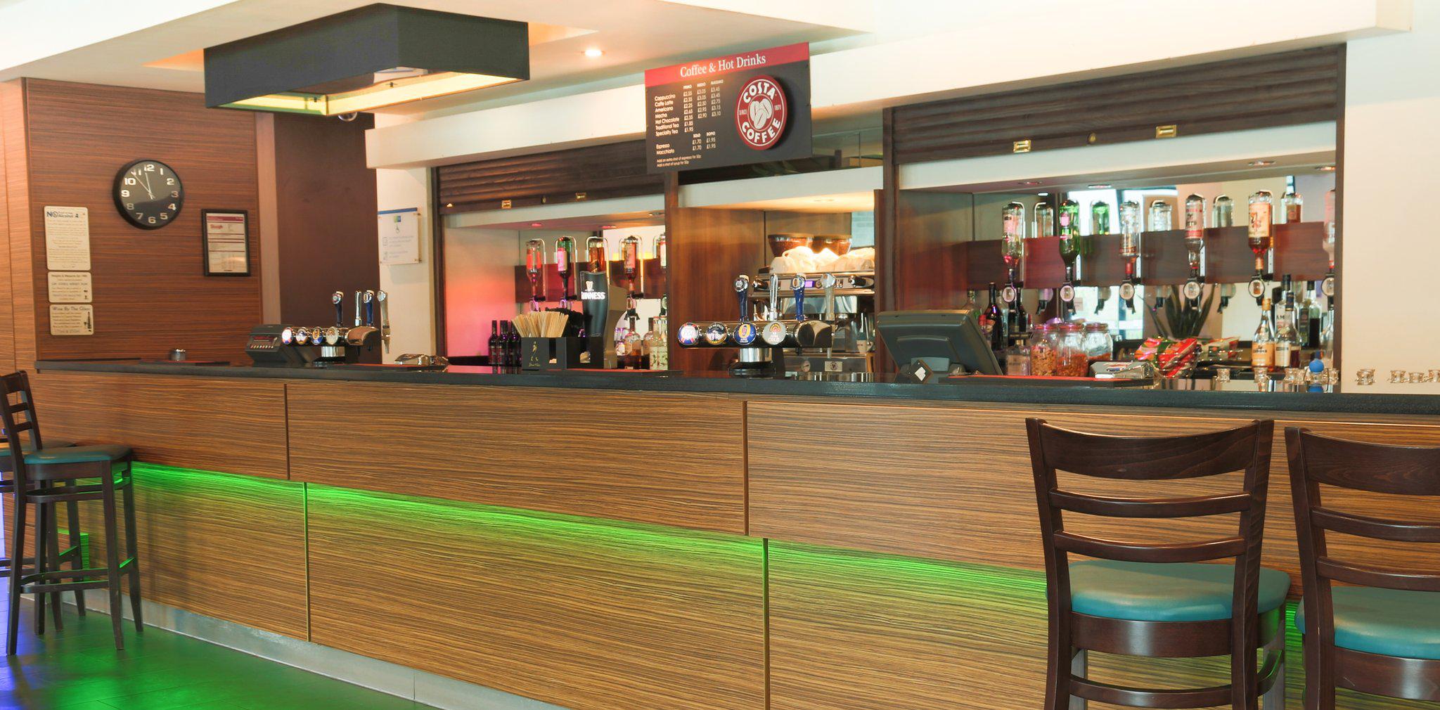 Holiday Inn Express London - Heathrow T5, an IHG Hotel Slough 01753 684001