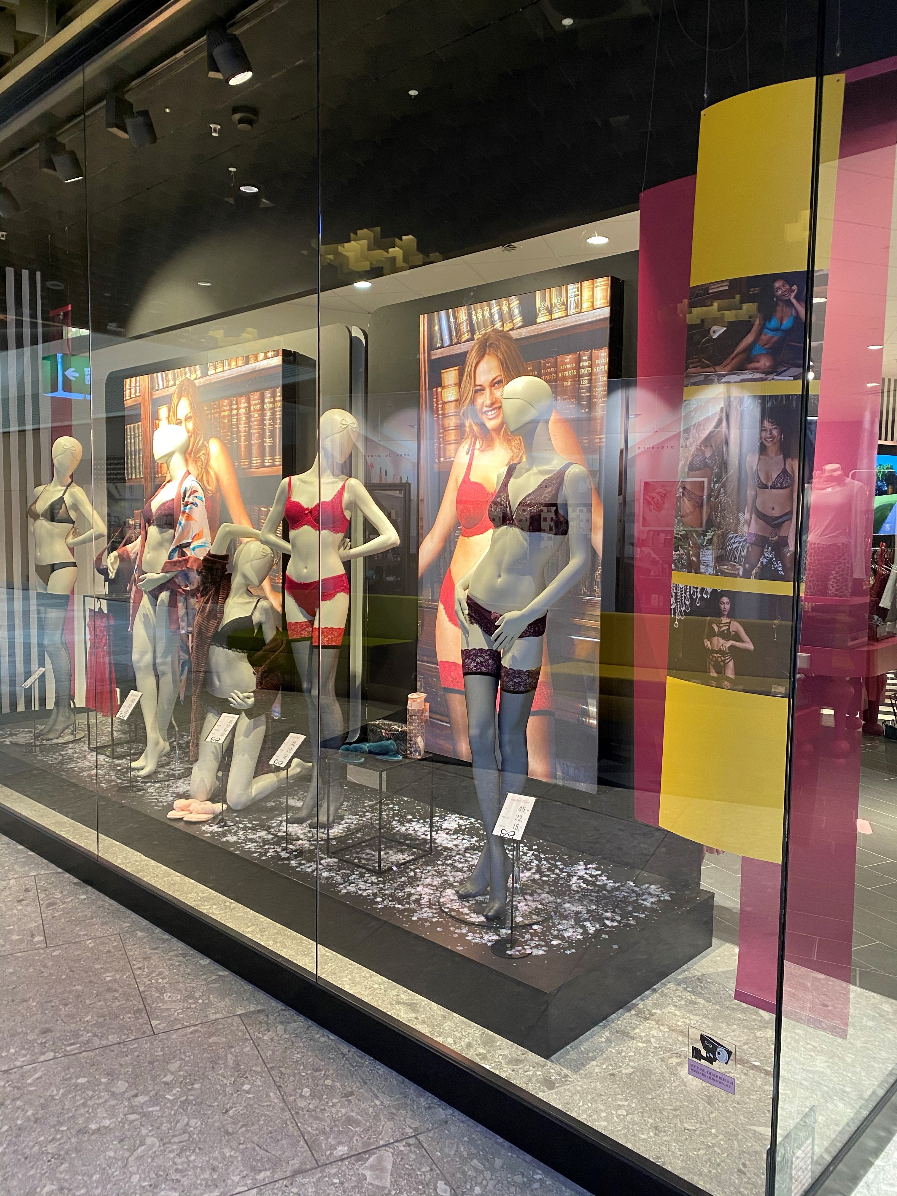 Hunkemöller, Ebisquarestrasse 1 in Ebikon