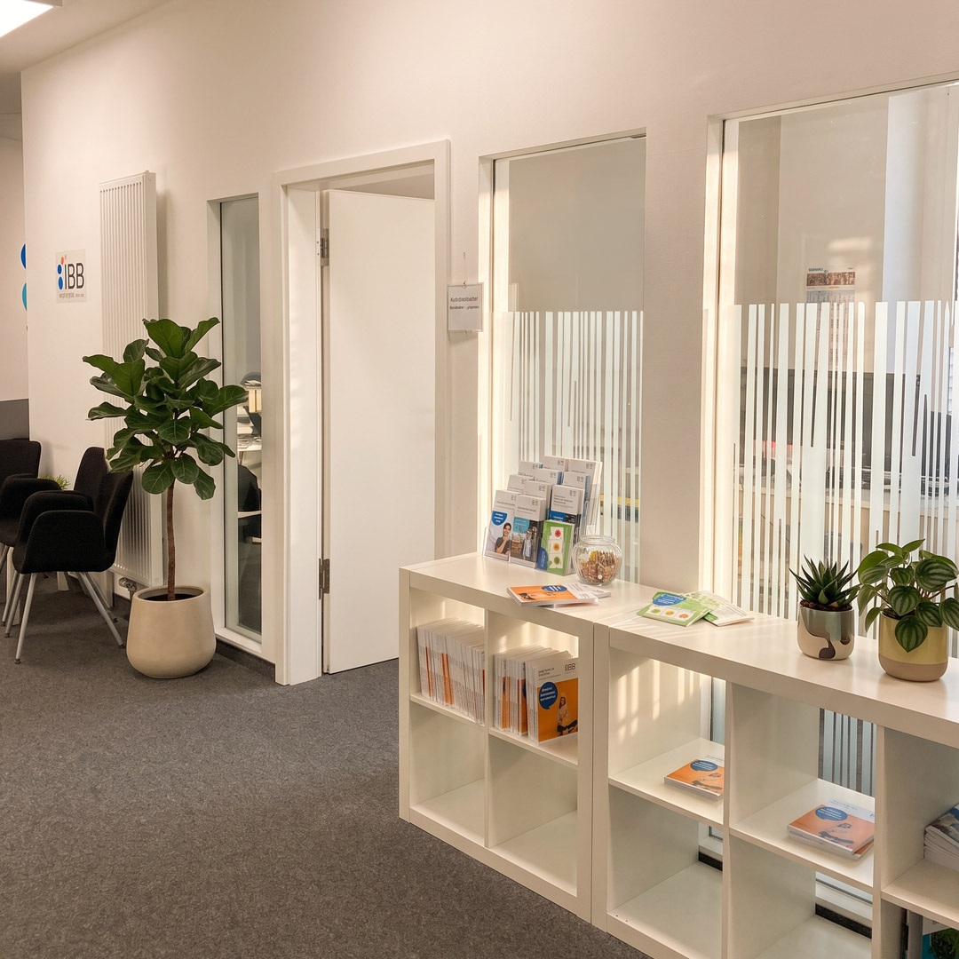 IBB Institut für Berufliche Bildung, Tübinger Straße 8-10 in Stuttgart