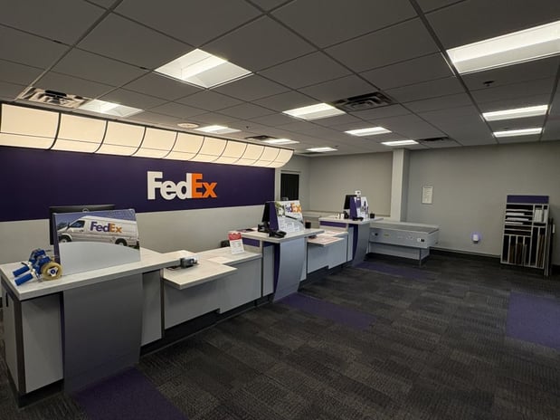 Images FedEx Office Ship Center