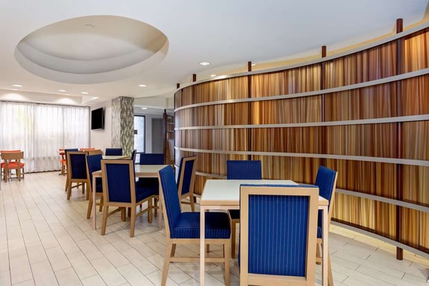 Images Hampton Inn Orlando-International Airport