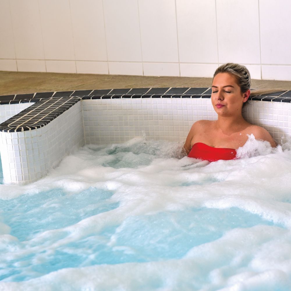 Wet Spa Chesfield Downs Hitchin 01462 482929