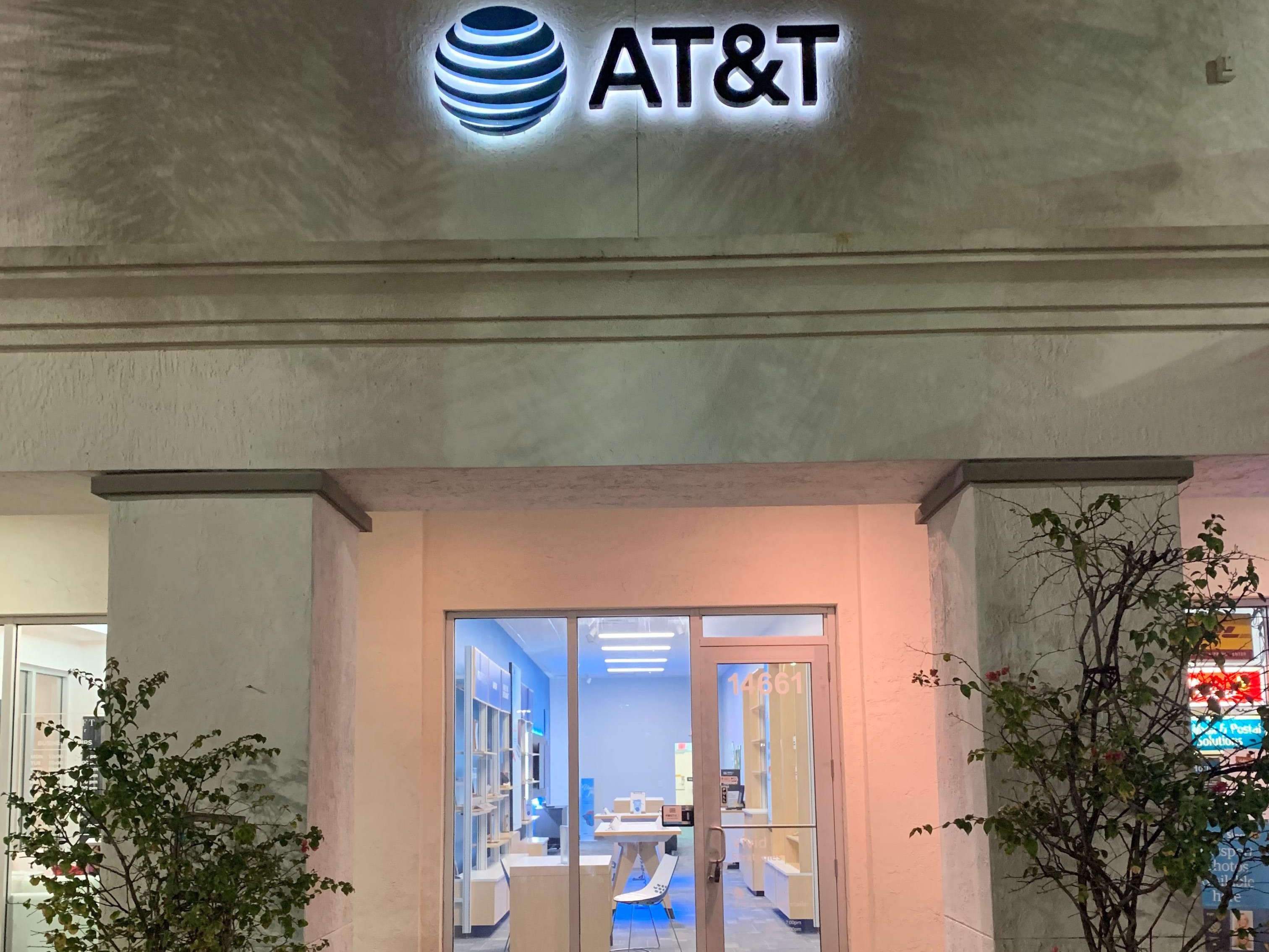 AT&T Store Photo