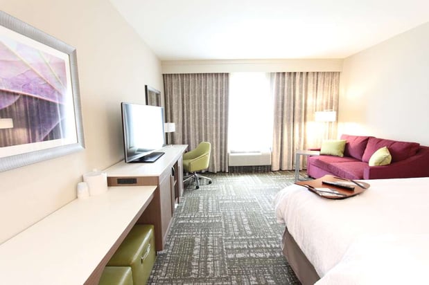 Images Hampton Inn & Suites Dallas Market Center