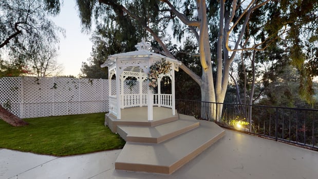 Images Luminarias Restaurant & Special Events
