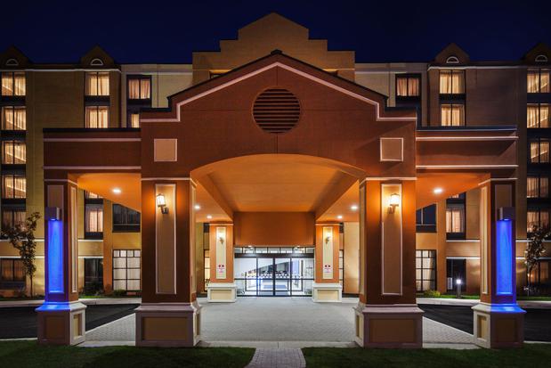 Images Holiday Inn Express & Suites South Portland by IHG