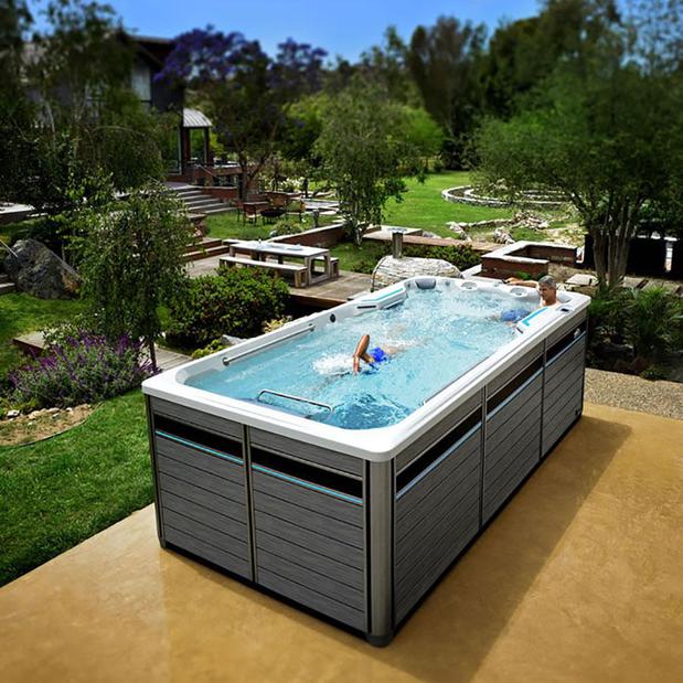 Images Bachmann Pools, Spas & Saunas