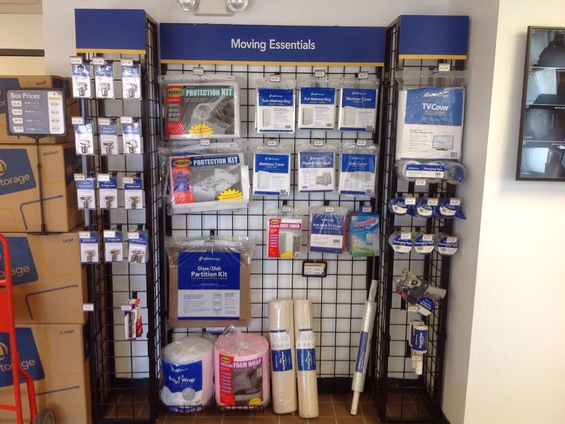 Life Storage - Arnold