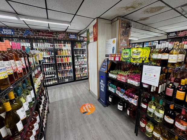 Images CoinFlip Bitcoin ATM - Vernor Express Liquor Store (Detroit)