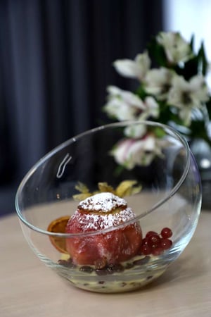 Plate with desert