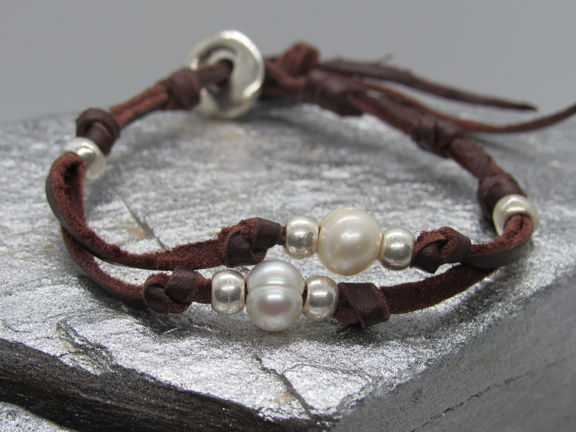 Images Iconic Leather