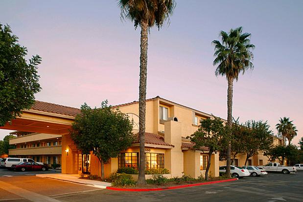 Images Holiday Inn Express Simi Valley by IHG