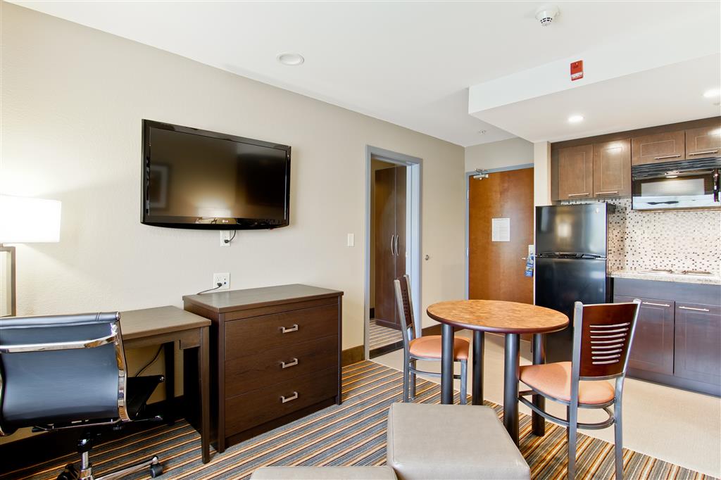 Images Best Western Plus Woodstock Inn & Suites