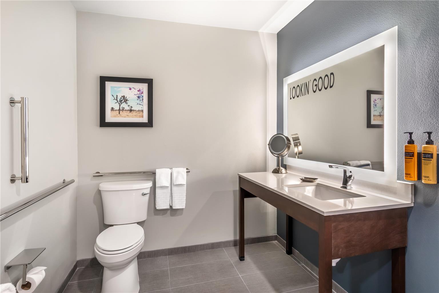 Double Queen Bathroom