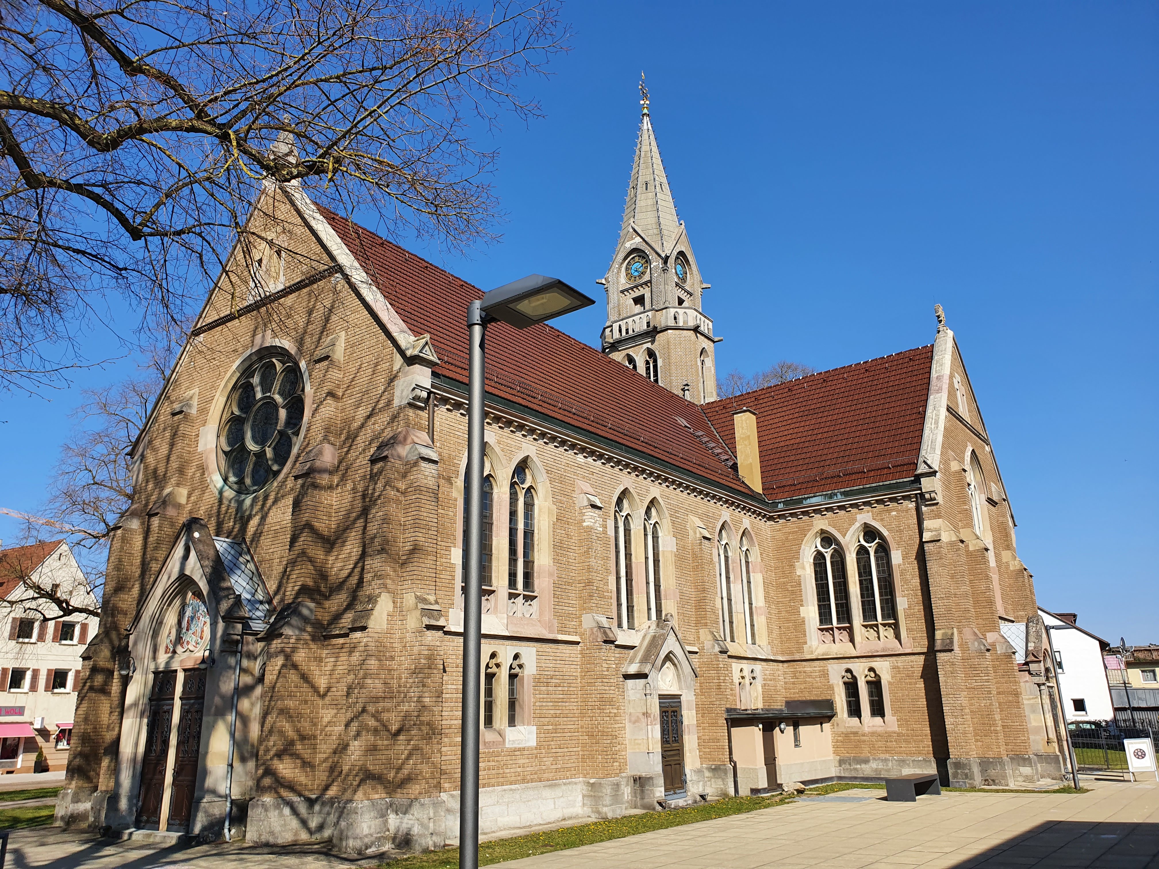 Christuskirche - Evangelische Christuskirchengemeinde Ulm-Söflingen, Königstraße 7 in Ulm-Söflingen