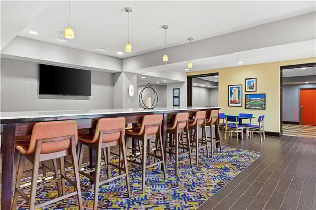 Images Hampton Inn - DeKalb (Near the University)