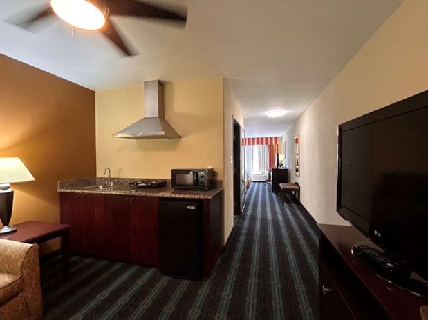 Images Express Inn Leesville Ft Johnson, SureStay Collection by Best Western