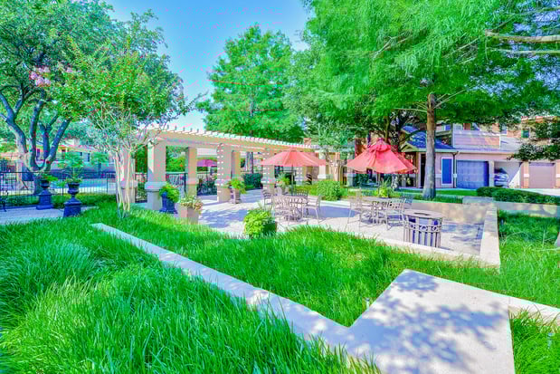 Images Winsted at Valley Ranch Apartments