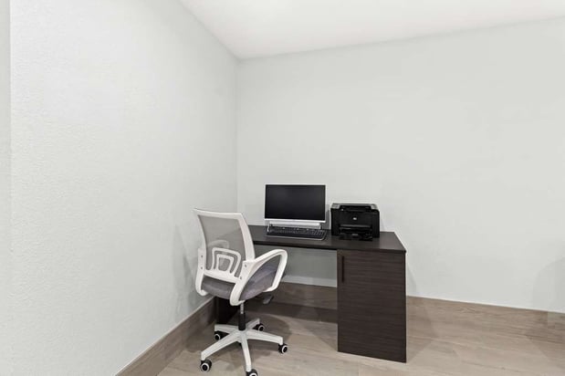 Images SureStay by Best Western Groves