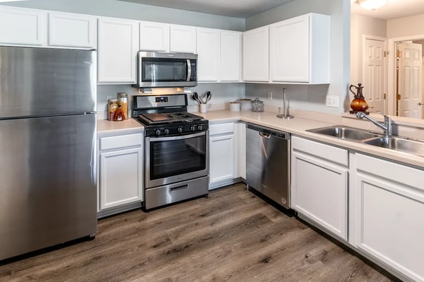 Images Creekside at Meadowbrook Apartments