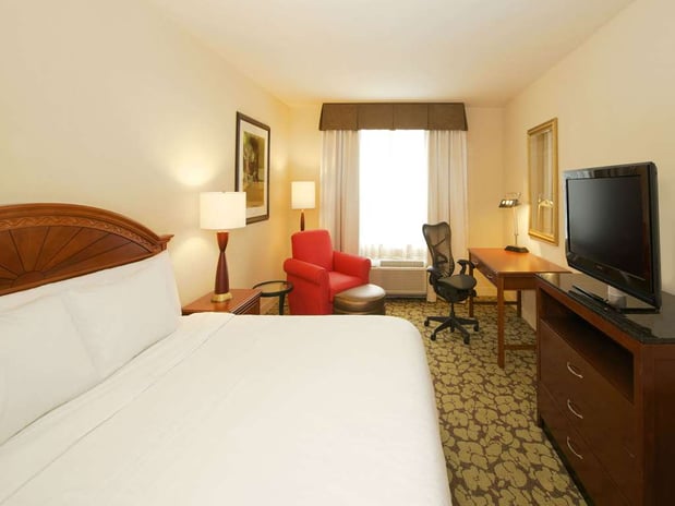 Images Hilton Garden Inn Virginia Beach Town Center