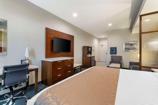 Images Best Western Plus Gardena Inn & Suites