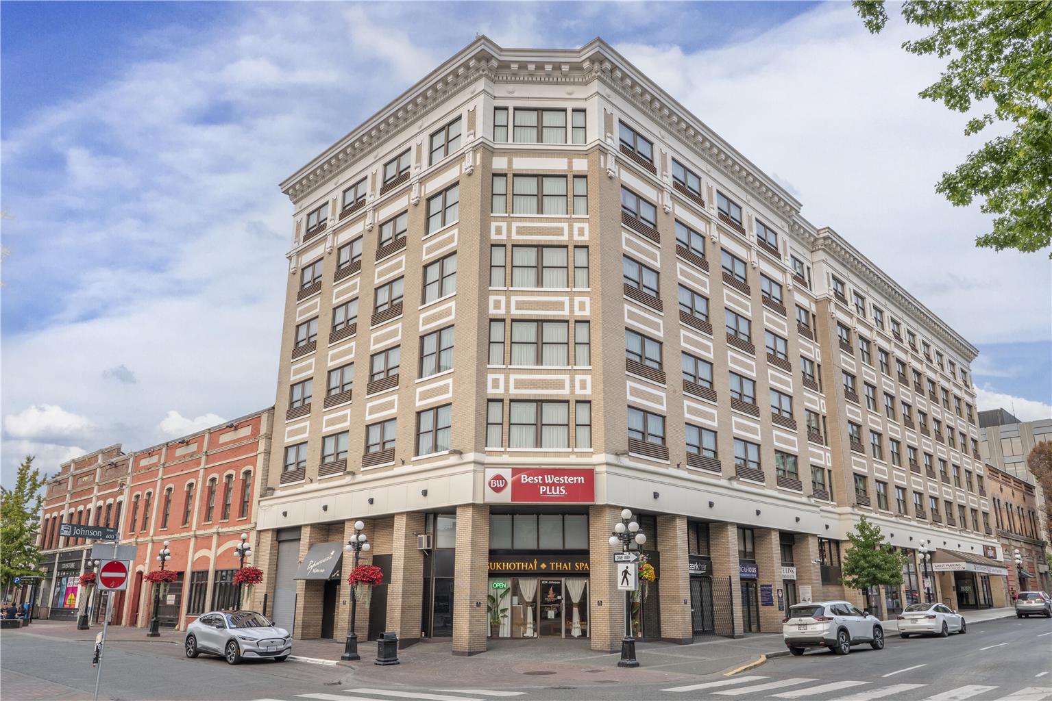 Images Best Western Plus Carlton Plaza Hotel