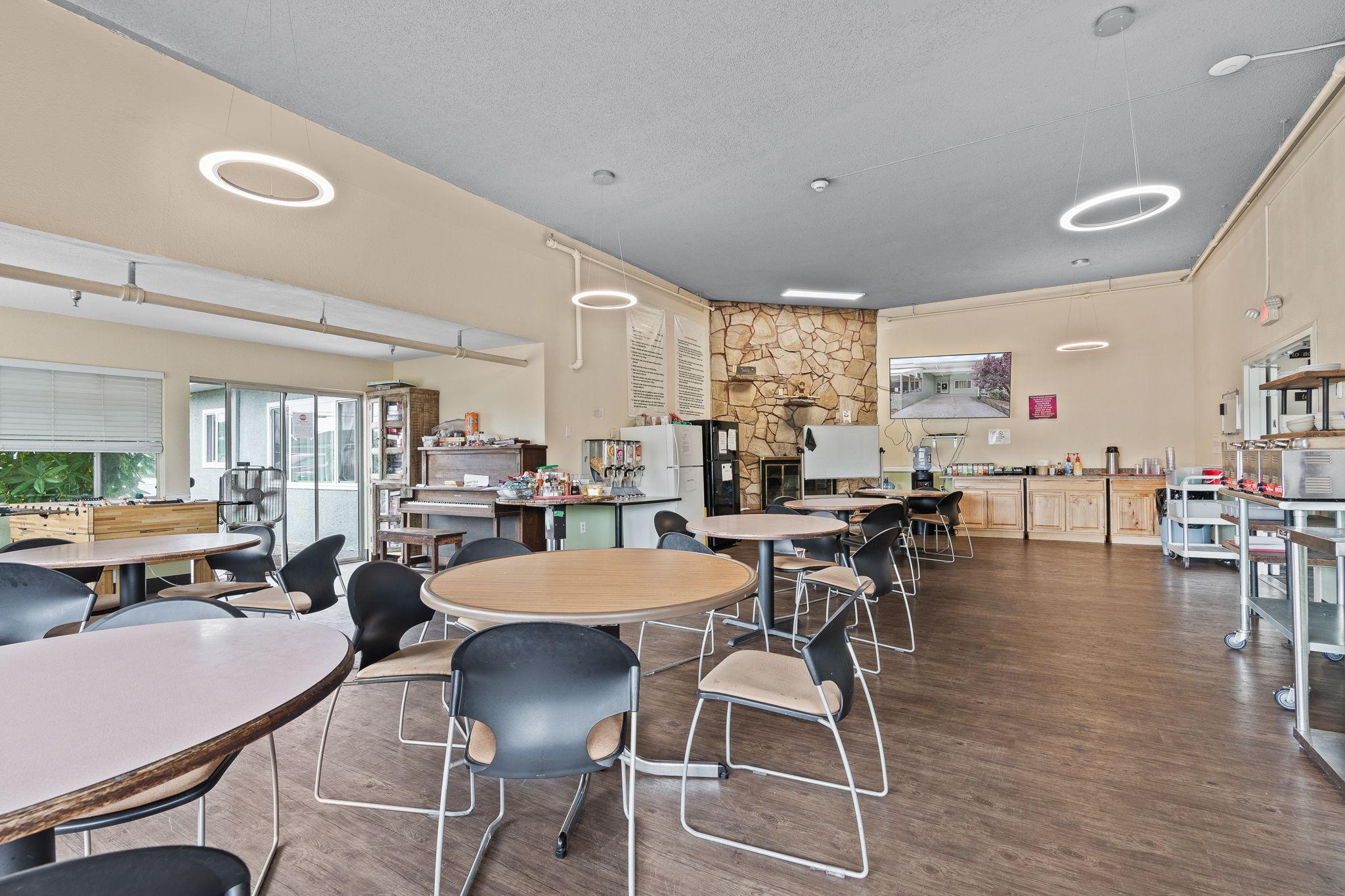 Dining Space at Discover Recovery Long Beach