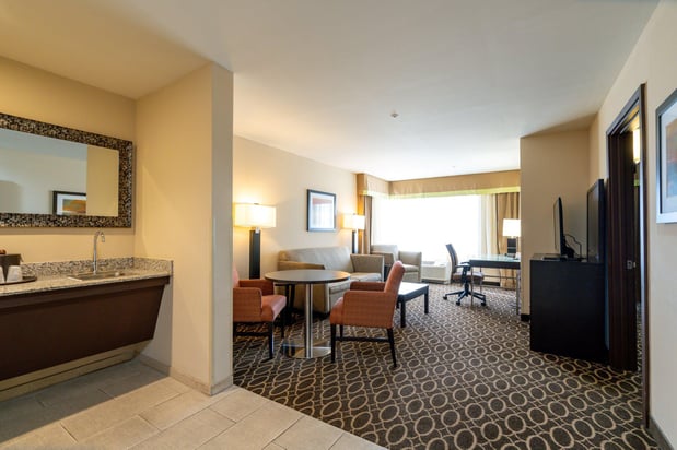 Images Holiday Inn Murfreesboro by IHG