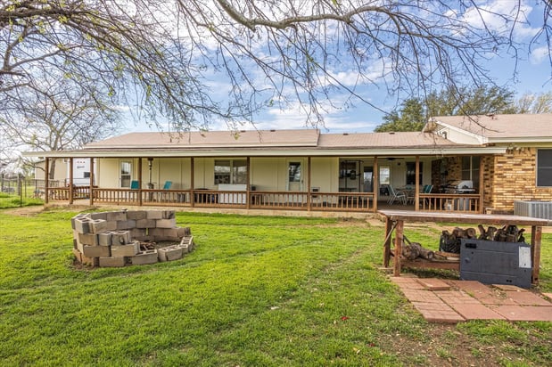 Images Moore Home & Ranch Realty