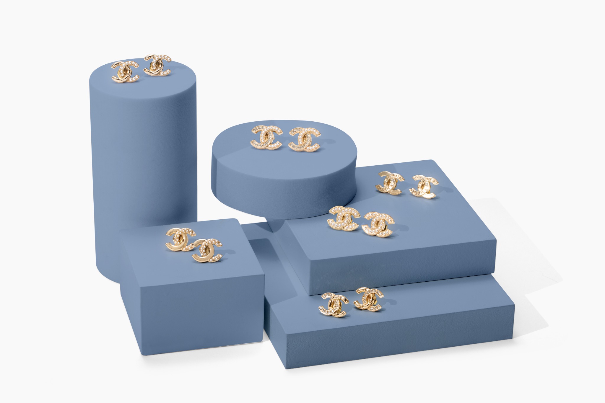 Discover elegant gold stud earrings at Eliana Curated, featuring timeless designs that complement both everyday wear and special occasions.