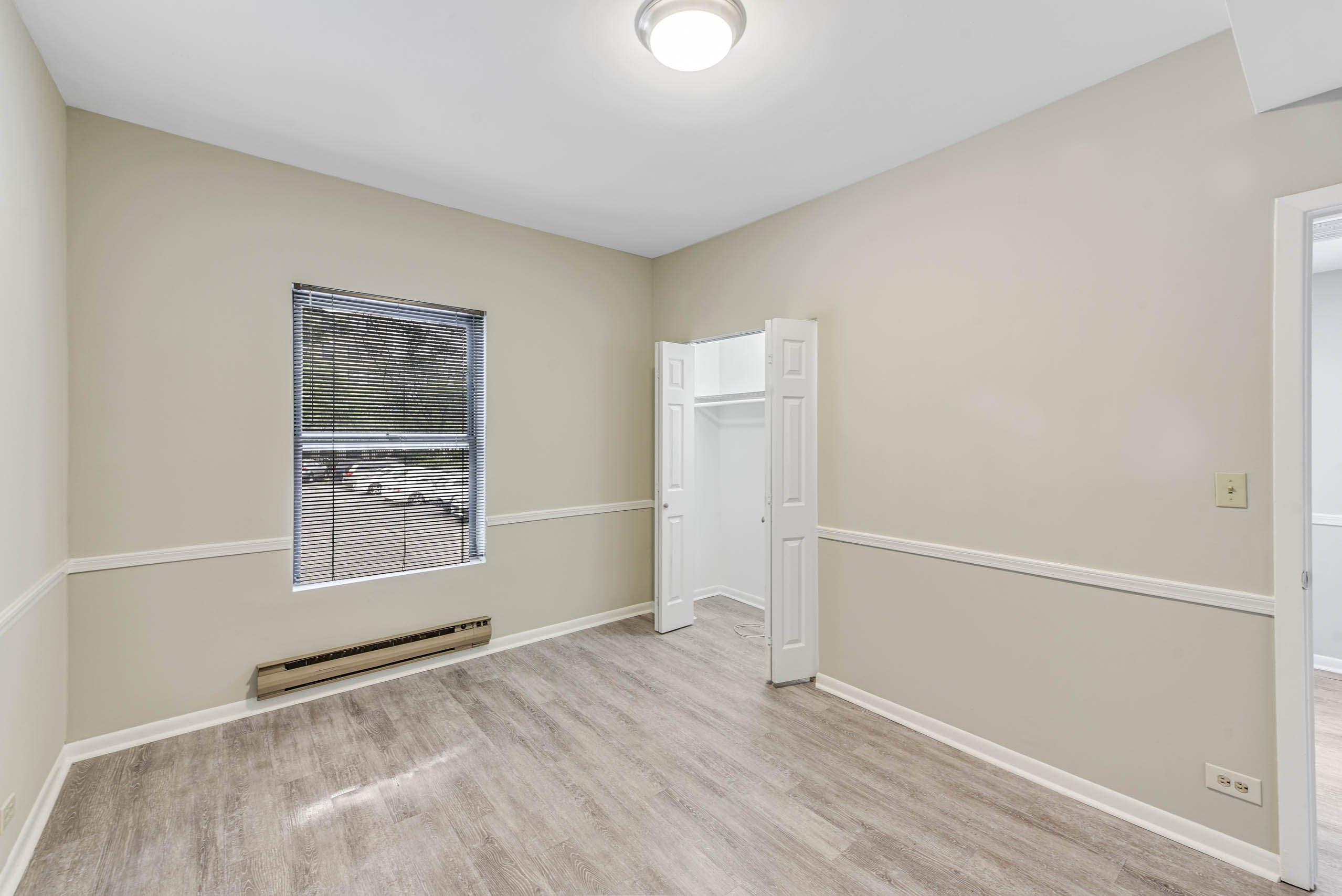 Unfurnished Room 