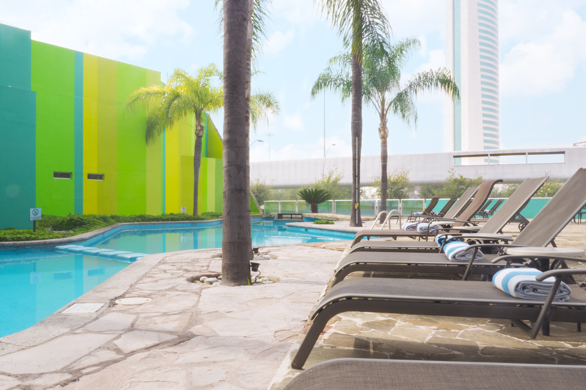 Images Holiday Inn Monterrey-Parque Fundidora by IHG