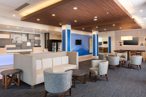 Images Holiday Inn Express Visalia - Sequoia Gateway Area by IHG