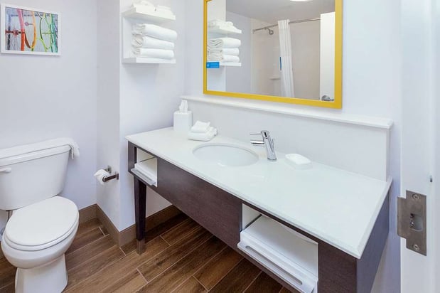 Images Hampton Inn & Suites Morgantown / University Town Centre