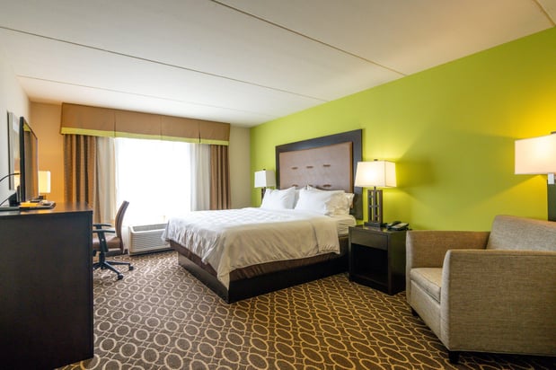 Images Holiday Inn Murfreesboro by IHG