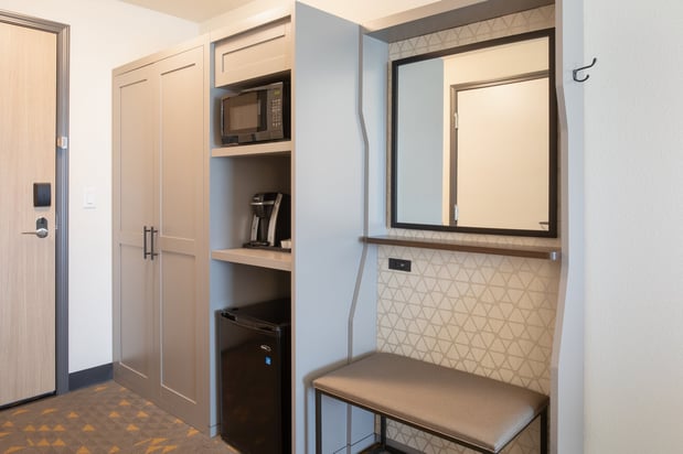 Images Holiday Inn Glendale - Stadium & Ent Dist by IHG