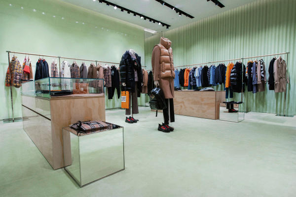 Burberry uomo outlet serravalle