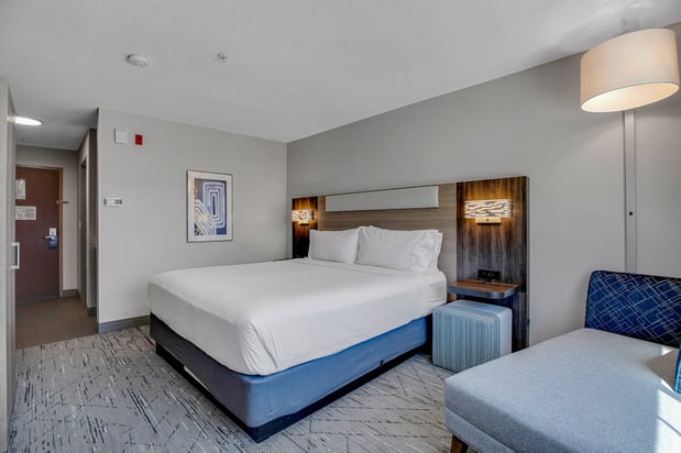 Images Holiday Inn Express & Suites Portland-Jantzen Beach by IHG