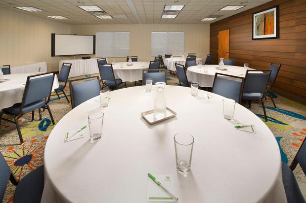 Images Holiday Inn El Paso Airport, an IHG Hotel