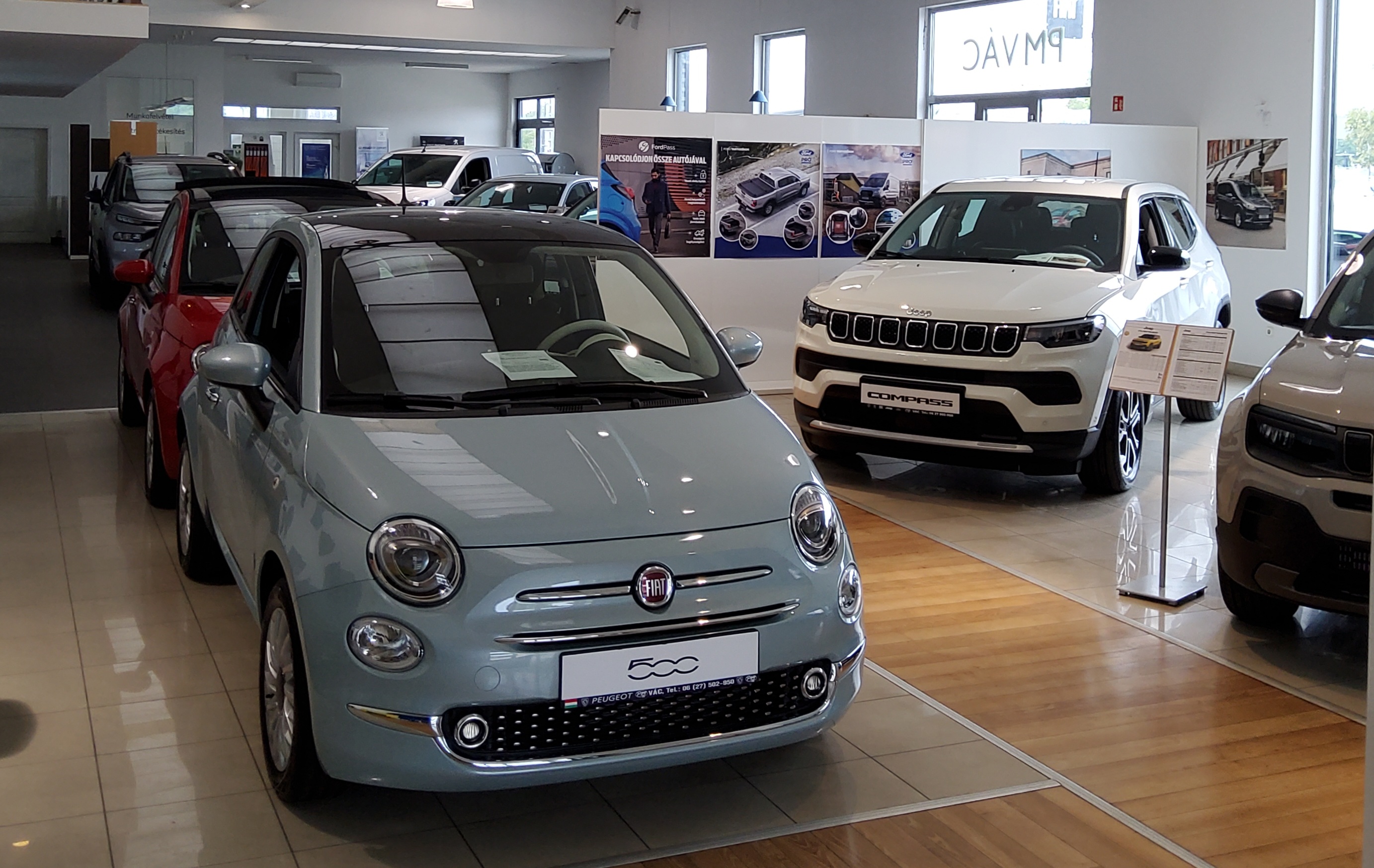 Images PM VÁC -  Peugeot  Ford  Fiat  Citroen JEEP  értékesítés és szerviz