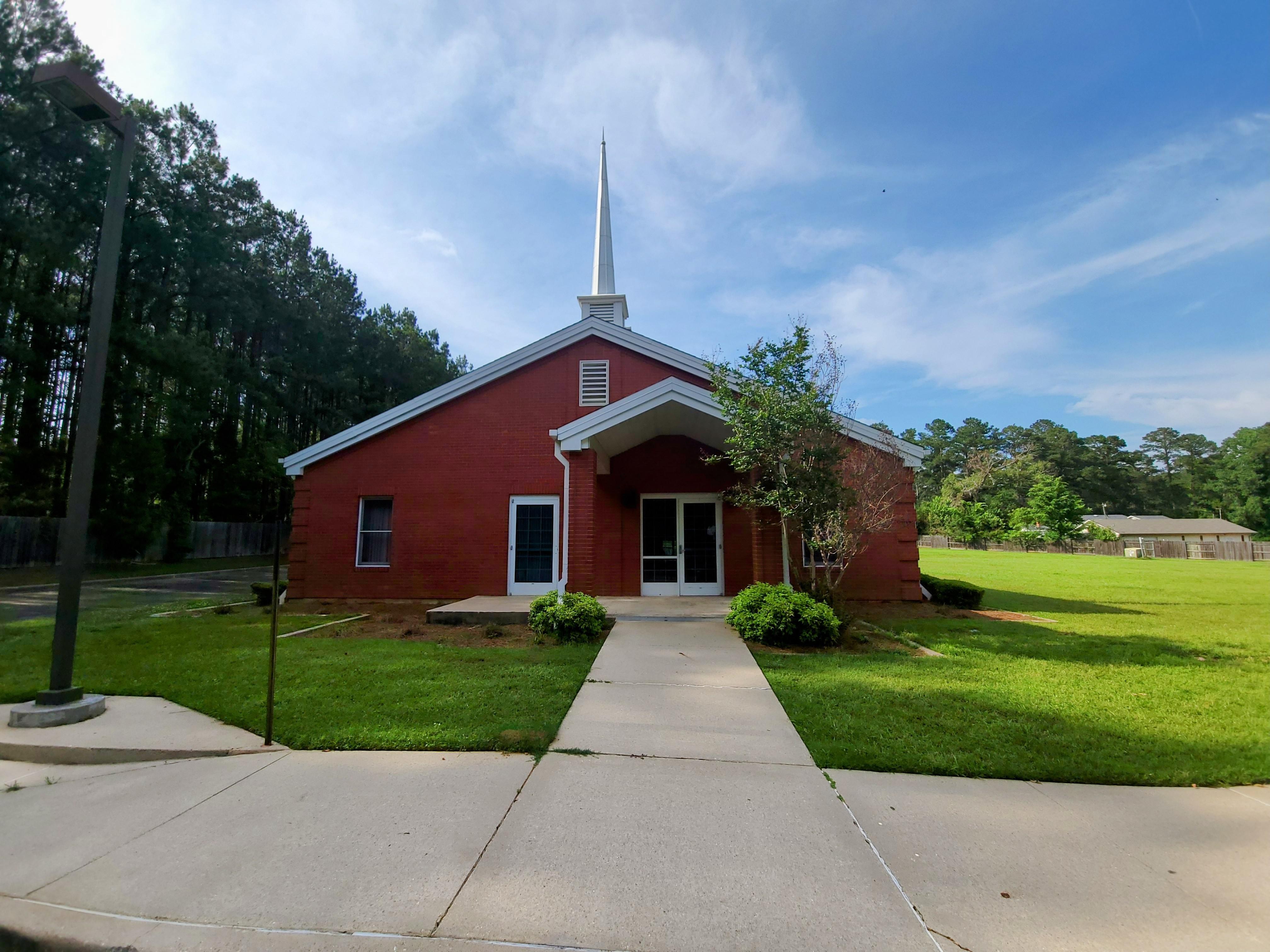 Coushatta Branch Meeting House of The Church of Jesus Christ of Latter-day Saints located at 1900 Bessie Street in Coushatta Louisiana