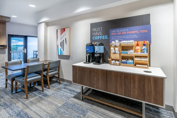 Images Holiday Inn Express & Suites Colorado Springs-First & Main by IHG