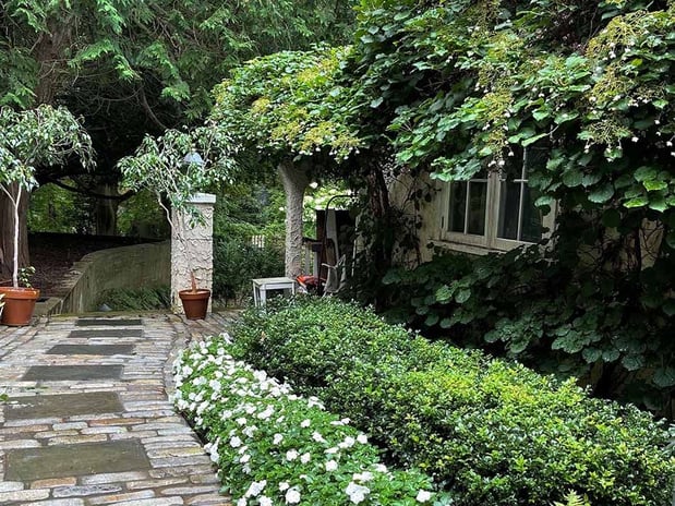 Images Joseph Tardi Associates