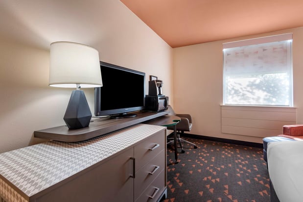 Images Holiday Inn Bangor by IHG